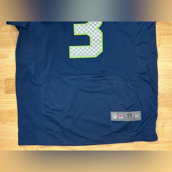 Russell Wilson Seattle Seahawks Signed Jersey 3 Nike Autograph NFL 44 Auto COA - Picture 11 of 16